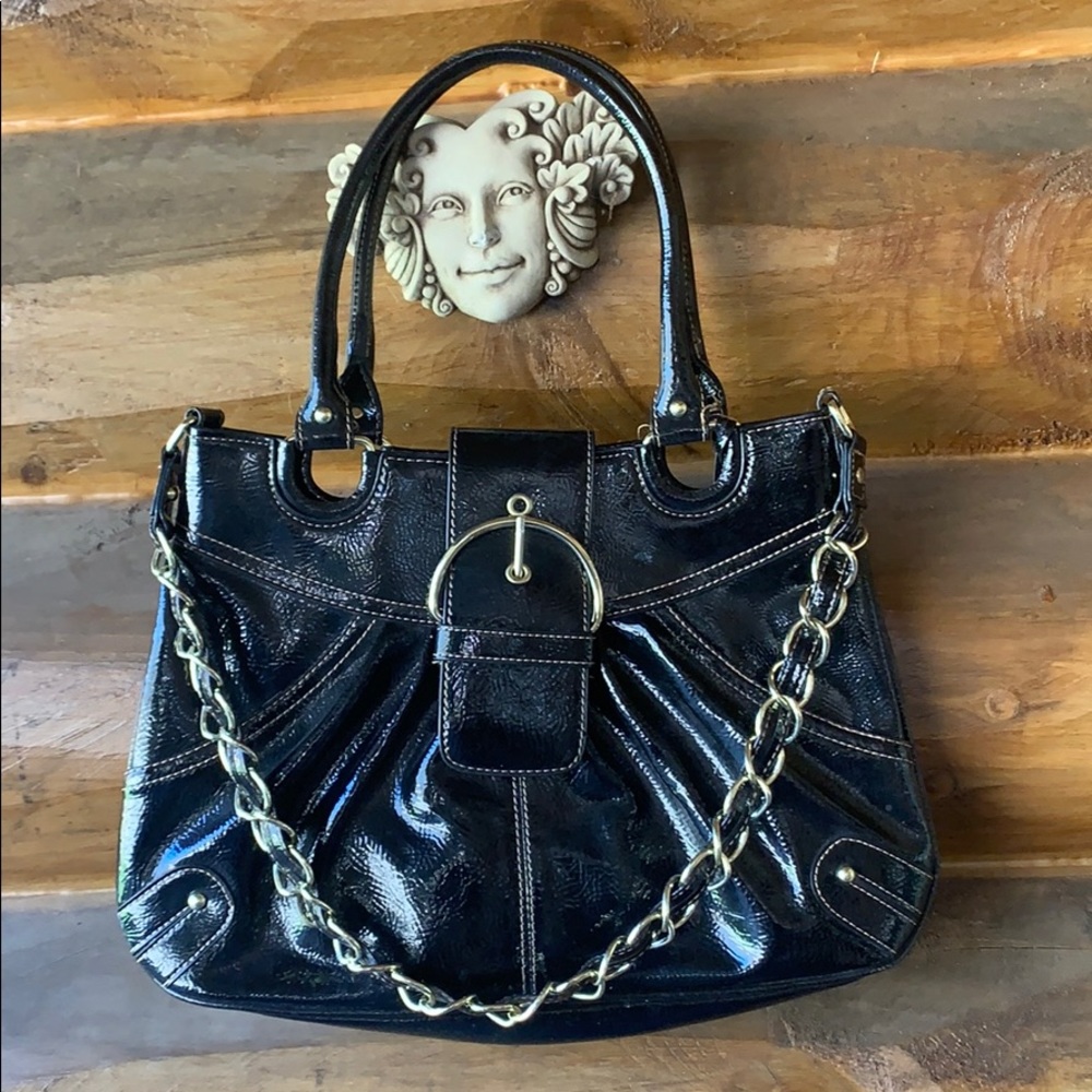 Black patent purse